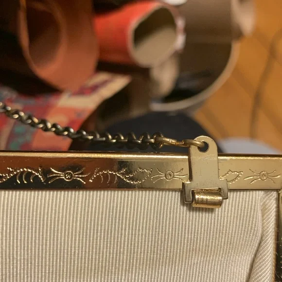 50’s 60’s VIBRANT LEMON LEATHERETTE YELLOW PURSE BAG CLUTCH,CHAIN HANDLE - Picture 8 of 16